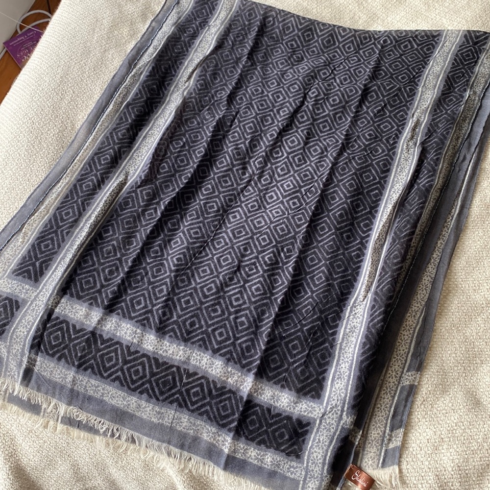 Grey scarf